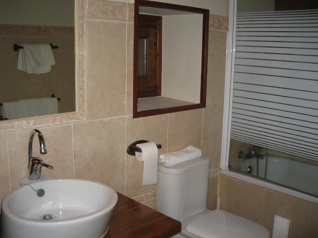 Hotel La Pradera Quintanaentello Chambre photo